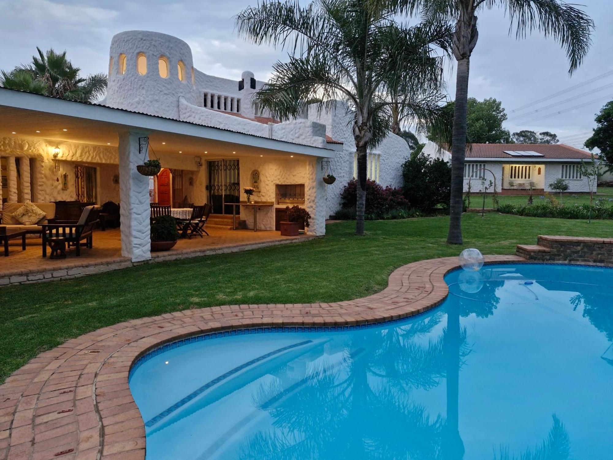 Villa Sardinia Guest House Midrand Exterior photo